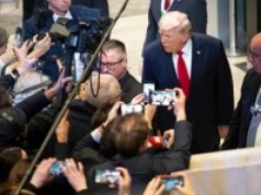 Ameryka robi zwrot ws. ceł. USA mają też szkic umowy dla Grenlandii