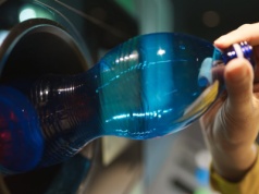 Podnoszą opłaty za śmieci, powodem system kaucyjny. Resort klimatu tłumaczy