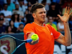 Koszmar Hurkacza w Melbourne. Niewykorzystane szanse i brutalne pożegnanie z Australian Open