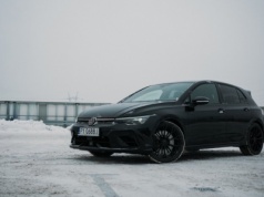 Golf R i atak zimy to miał być koszmar. Ten Volkswagen prowokuje, by zadać jedno pytanie