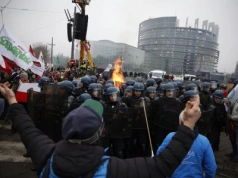 Dramat na wizji. Operator TV Republika poszkodowany w Strasburgu