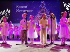 Życzenia ze stu małych gardeł zaśpiewane babciom i dziadkom