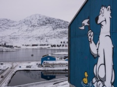 Grenlandczycy chcą mieć święty spokój. Wywieszają kartki na drzwiach