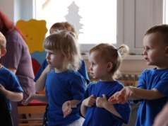 Wszystko z myślą o babciach i dziadkach. Trzynieckie przedszkolaki przygotowały występ dla swoich najbliższych