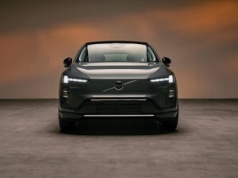 Volvo EX60 oficjalnie: 810 km zasięgu, 680 KM. XC60 nie znika z rynku