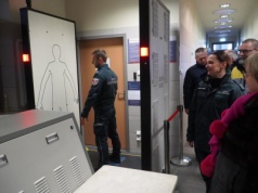 Skanują ubranie aż do ciała człowieka. Podkarpackie przejścia graniczne z nowymi skanerami