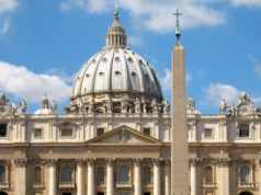 Profanacja w Bazylice św. Piotra. Natychmiastowe nabożeństwo przebłagalne