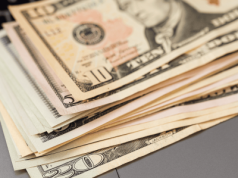 Dolar jako naturalny wybór. Kulisy globalnego handlu surowcami