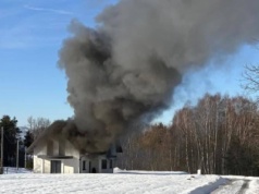 Pożar w Mystkowie i alarmy w całym powiecie. Pracowita doba sądeckich strażaków