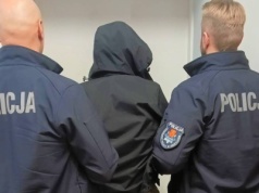 Wtargnął do banku z atrapą broni. 48-latek z Andrychowa decyzją sądu trafił do aresztu