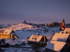 Bogactwo ukryte pod lodem. Surowce głównie na papierze