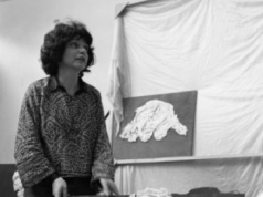 Paryska galeria żąda od muzeum w Kaliszu odszkodowania za zniszczenie rzeźb Aliny Szapocznikow