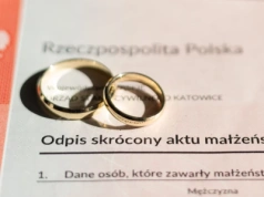 Nie będzie „kobiety” i „mężczyzny” w odpisie aktu małżeństwa. Gmina zapowiedziała protest
