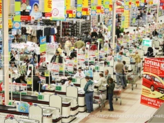 Płace w Auchan. Związkowcy nazywają stawki zaproponowane przez sieć "żenującymi”