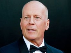 Nowe informacje na temat stanu zdrowia Bruce'a Willisa. "Choroba wpływa na mowę i zdolność rozumienia"