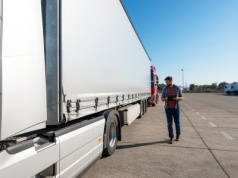 Dłuższe ciężarówki wyjadą na polskie drogi. Część przewoźników widzi więcej zagrożeń niż korzyści