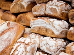Pilne wycofanie pieczywa ze sprzedaży. W chlebach i bułkach mogą być odłamki szkła