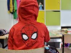 Zaskakujący zwrot ws. e-papierosów. Dzieci nimi handlują, regulują emocje