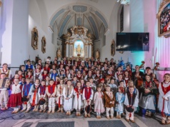 Gminny Przegląd Kolęd w Pietrowicach Wielkich z góralami z Milówki