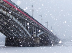 Nad Warszawę wraca śnieg. Najnowsza prognoza IMGW nie pozostawia złudzeń