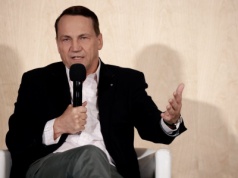 Awantura wokół Rady Pokoju. Prezydencki minister drwi z Sikorskiego. "O! Jednak pan istnieje!"