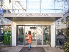 Dantejskie sceny w Legionowie. Urzędniczka wezwała na pomoc koleżanki. Służby postawione na nogi