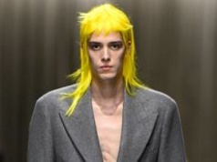 21-letni Polak znów podbija zagraniczny świat mody! Tym razem zaprezentował się na pokazie Diora w Paryżu (FOTO)