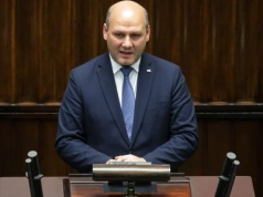 "Lider sekty kretynów". Poseł PiS nie gryzł się w język pisząc o współpracowniku Tuska