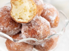 Mini pączki ze skyrem