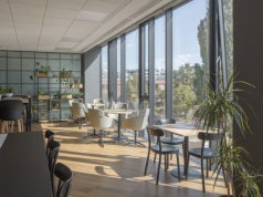 Tétris Poland modernizuje biuro Otis Polska, łącząc funkcjonalność z nowoczesnym podejściem do przestrzeni pracy