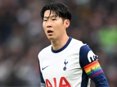 Będą kopać tęczową piłkę? Premier League promuje środowiska LGBT