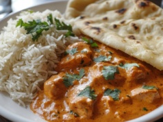 Maślany sos, aromatyczne przyprawy i miękki kurczak. Butter Chicken jak z dobrej restauracji, według Jakuba Przeździeckiego