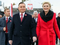Były prezydent założył spółkę z żoną. Nazwa jest dość nietypowa