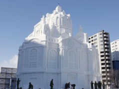 Tu pada najwięcej śniegu na świecie. Powstają z niego majestatyczne budowle