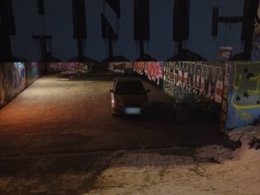 Kierował Hondą pod wpływem narkotyków. Auto zaparkował… w przejściu podziemnym