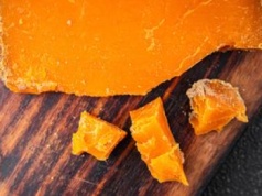 Ma piękną barwę i orzechowy posmak. To świetne źródło białka i wapnia dla zdrowych kości oraz zębów