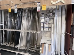 Wyprzedaż w sklepie Vestiss Jaworzno. W promocji karnisze i wykładziny dywanowe