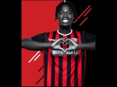 W przeszłości był zawodnikiem Interu Mediolan. Eloge Yao na testach w Sandecji Nowy Sącz