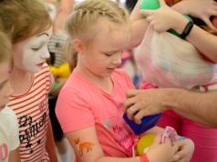 Dziecko ma urodziny, a kupuje prezenciki całej przedszkolnej grupie. "Jako matka byłam przeciwna"
