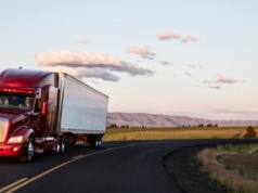 Standard ładowania MCS (Megawatt Charging System) – czy 2026 to rok, w którym ładowanie trwa tyle, co tankowanie?