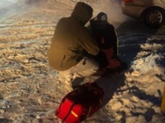 Wracał z nocnej służby. Zatrzymał auto. Wstrząsający widok na poboczu