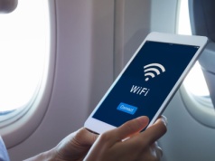 WiFi za darmo w znanej linii lotniczej. W Polsce też