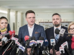 Hołownia o znanym polityku Polski 2050: „Powinien opuścić partię”