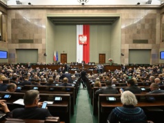 Legalny pobyt do 2027 roku, zmiany w dostępie do leczenia. Nowe reguły dla obywateli Ukrainy