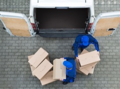 Etat nie znika. Znika równowaga na rynku pracy