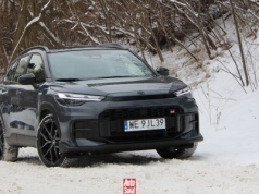 Toyota dodała wersję GR Sport do Corolli Cross. Czy to poprawi sytuację niedocenianego crossovera?