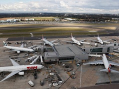 Turyści w końcu się doczekali! Największe lotnisko w Europie znosi uciążliwy limit. Nowe zasady