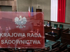 Sejm uchwalił nowelizację ustawy o KRS. Wyjaśniamy, co to oznacza