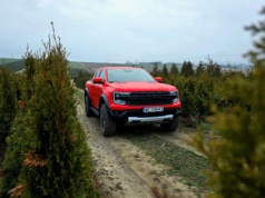 Test: Ford Ranger Raptor 3.0 V6 – zabawa na pełnej