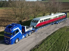 Volvo FH16 780 Aero XXL w transporcie historycznego pociągu marki Bugatti